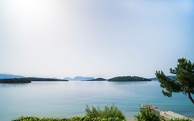 Armeno Beach Hotel